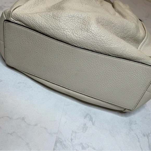 Coach maya shoulder bag in pebbled leather chalk off white - Picture 7 of 11